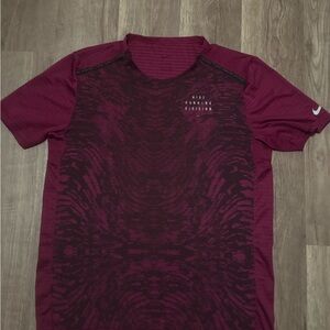 Nike Men's Burgundy Short Sleeve Tee